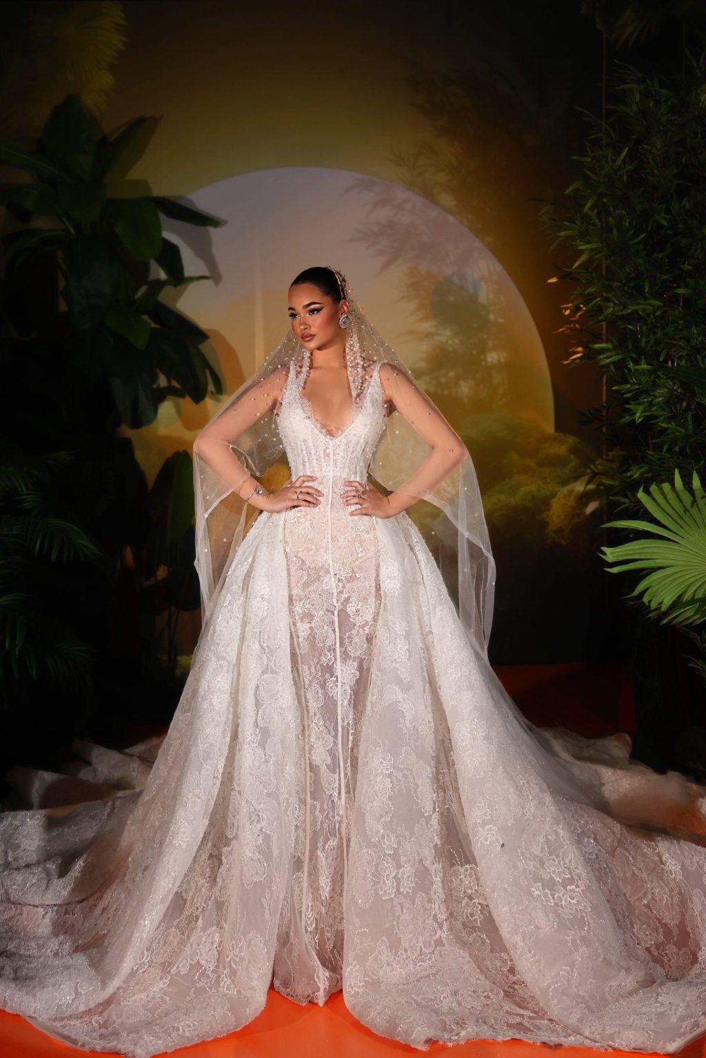 Urèlia - Lace Bridal Gown